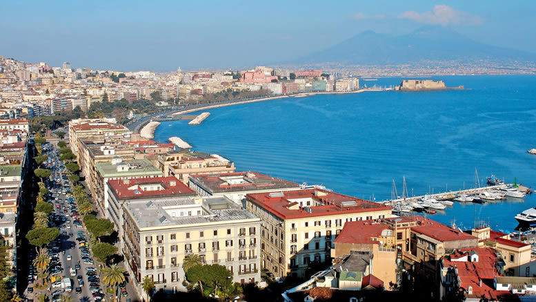 Naples ( ナポリ)への船旅 - イタリア - 地中海クルーズ - MSC クルーズ 