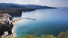 Naples(ナポリ) への船旅 - イタリア - オーシャンクルーズ - MSC クルーズ