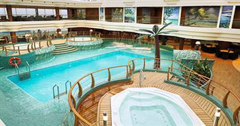 L'Equatore Covered Pool (レクアトーレ屋根付きプール)